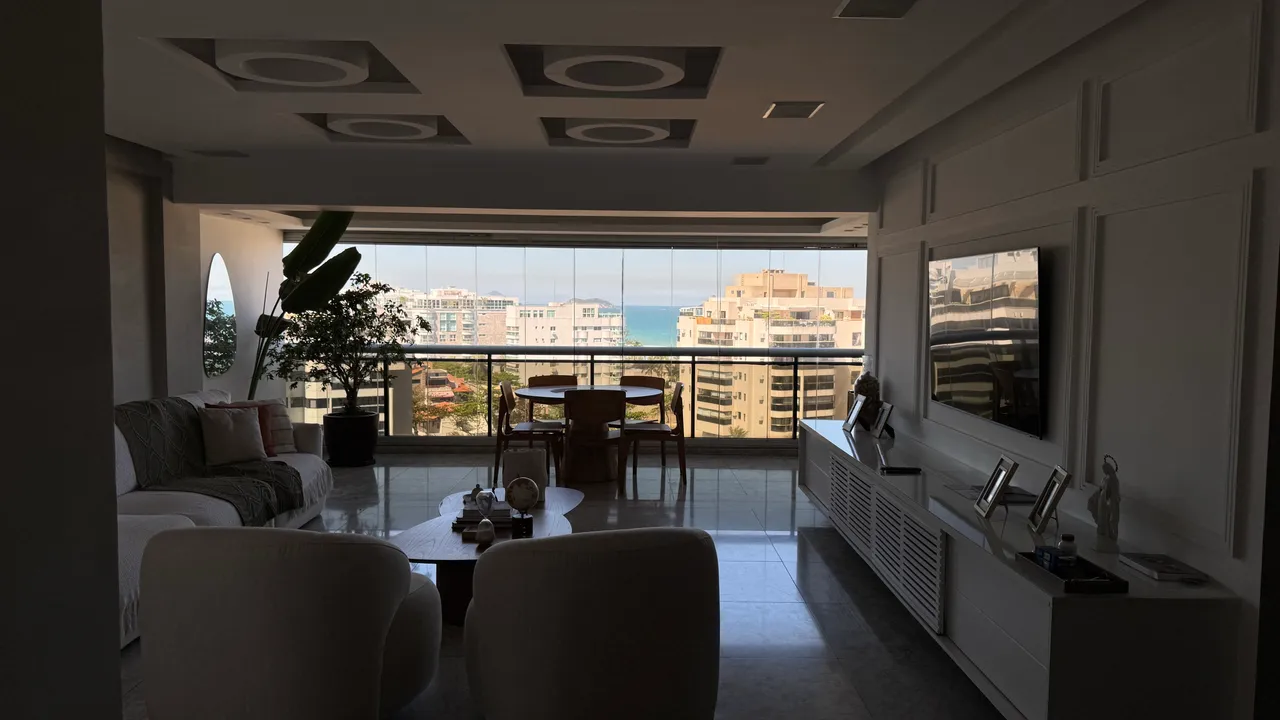 Furnished apartment with 4 bedrooms and 5 bathrooms — photo 19