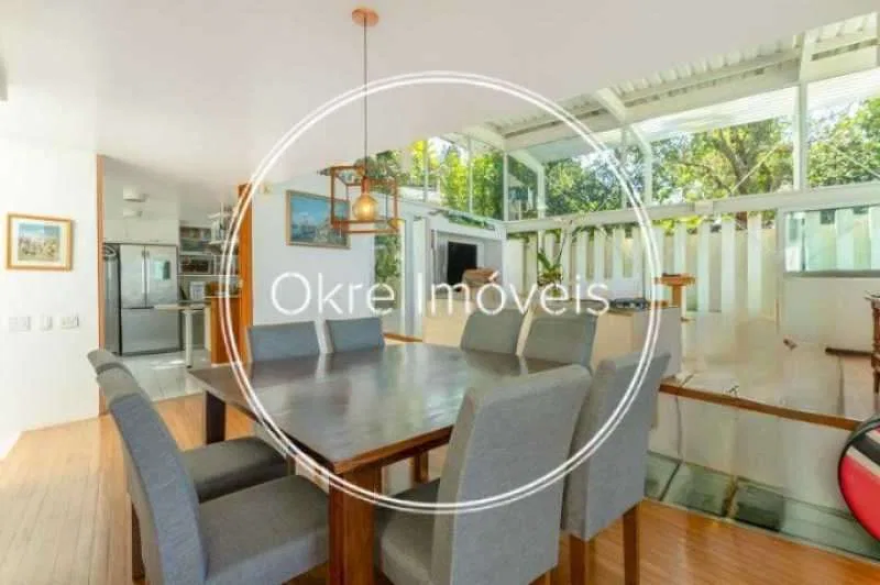 Furnished 644 m² house with 4 bedrooms and 7 bathrooms — photo 21