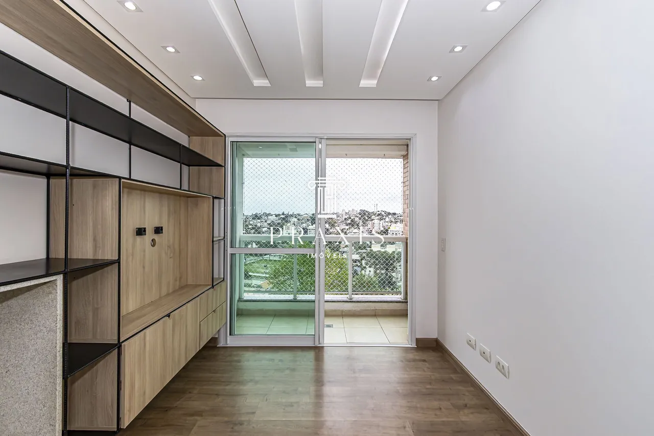 Wood or laminate floors in a 3-bedroom apartment, 66 m² — photo 15