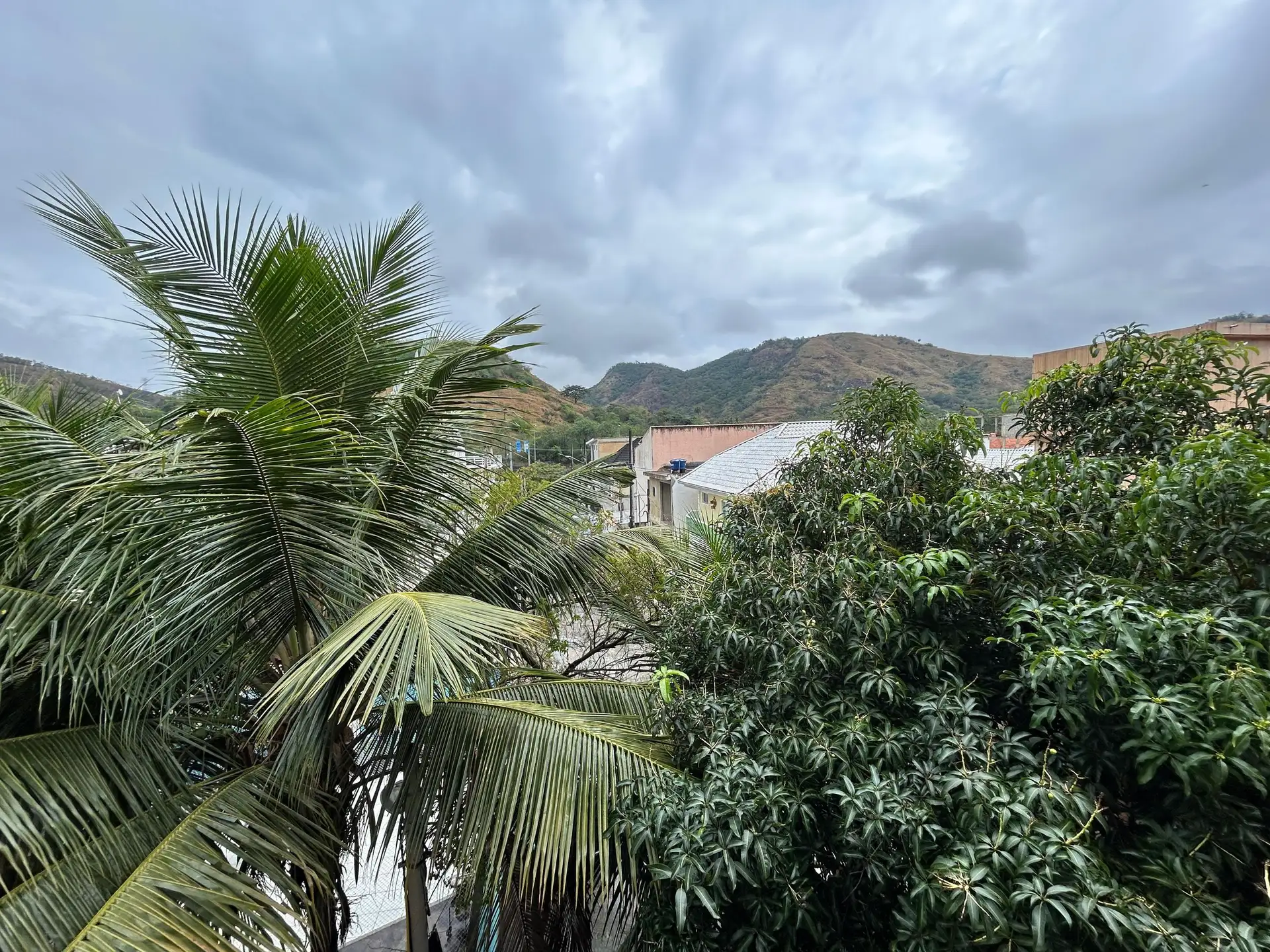 2-bedroom apartment with mountain views — photo 38