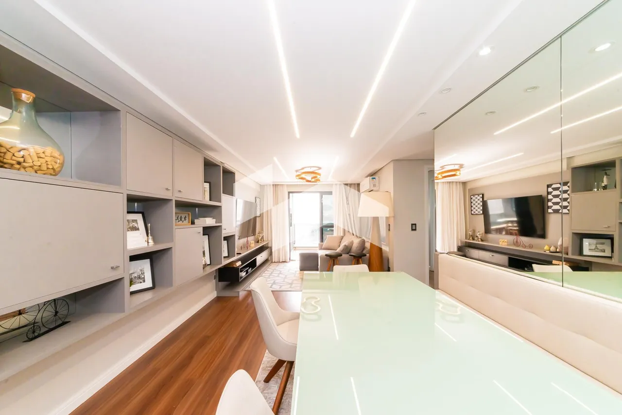 76 m² apartment with 2 bedrooms and an open-plan kitchen — photo 3