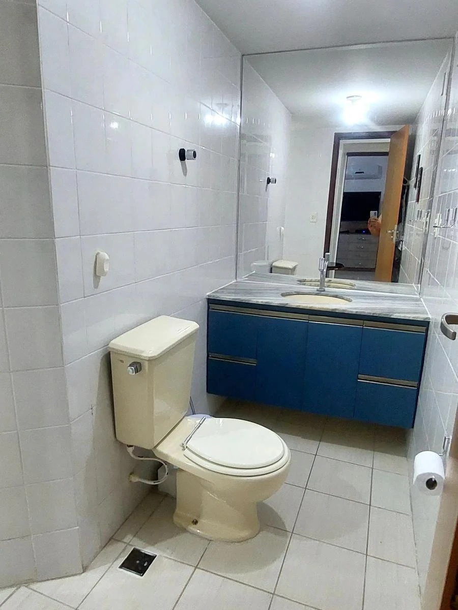 3-bedroom apartment with a washing machine in João Pessoa — photo 11