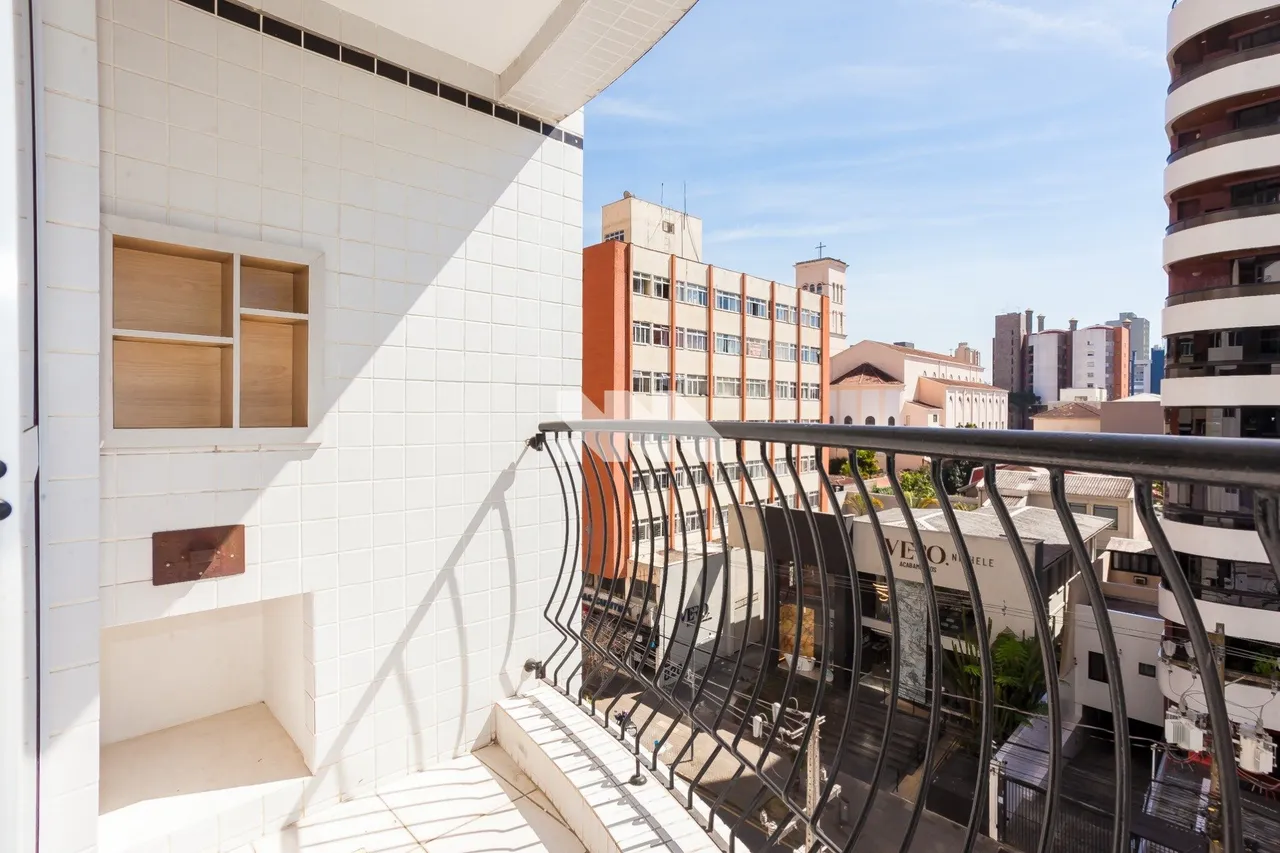 1-bedroom apartment with a balcony and 55 m² — photo 3