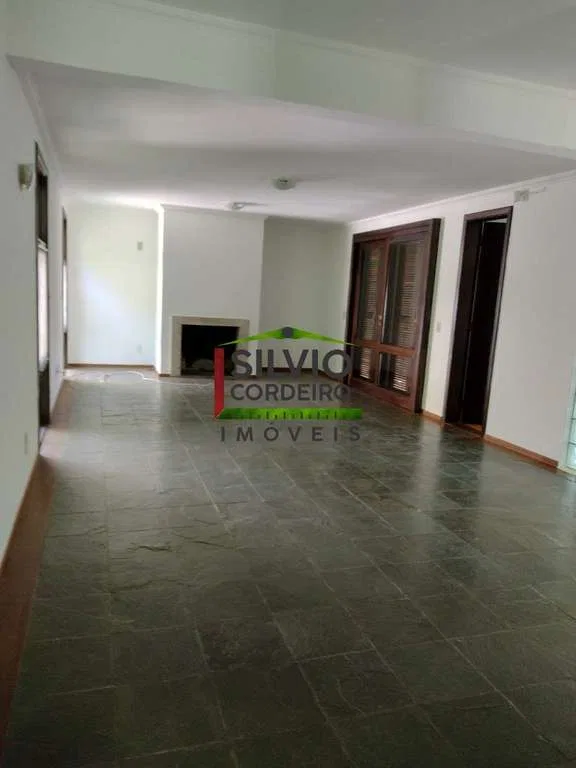 Gated house with 3 en-suite bedrooms and private garden — photo 3