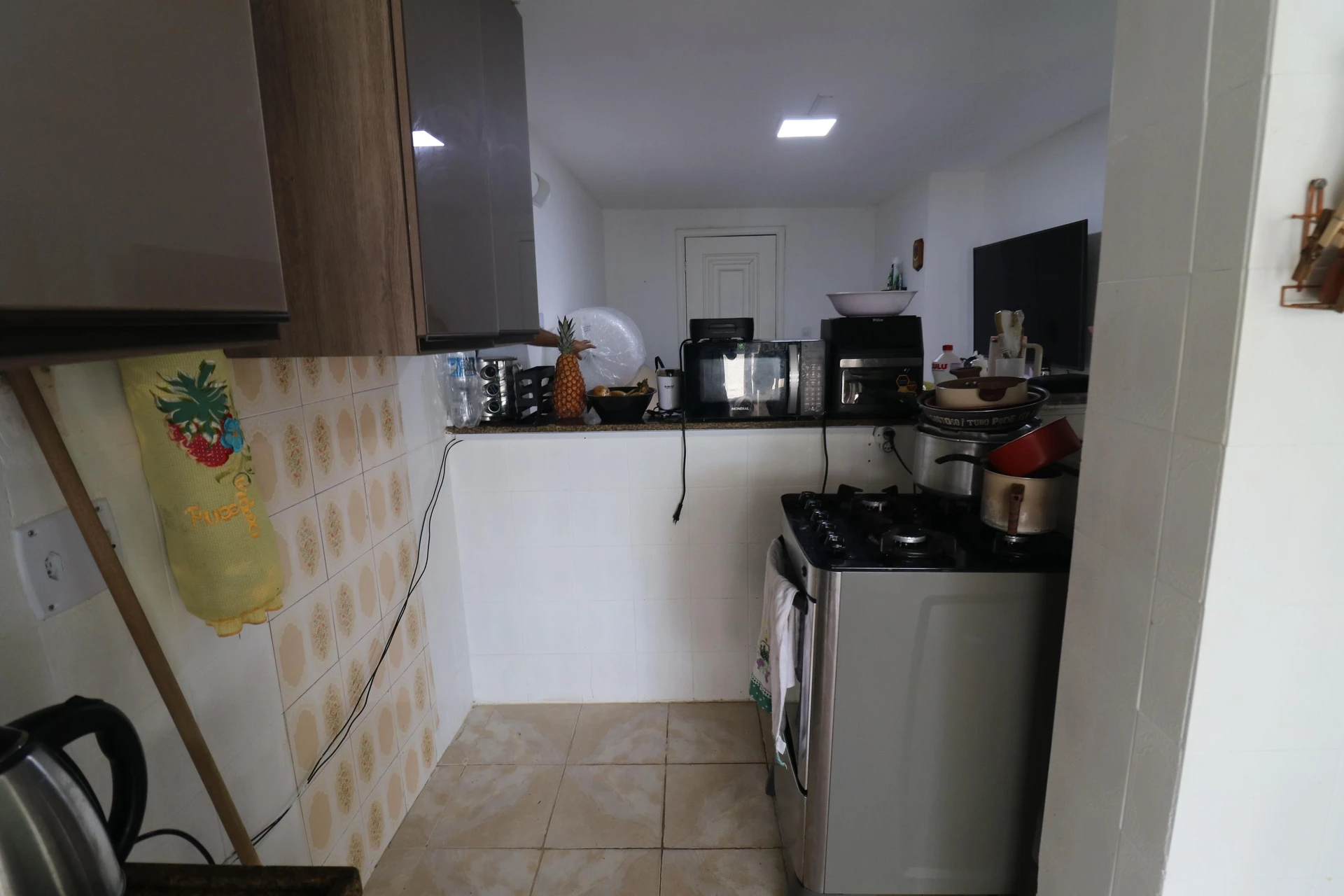 90 m² apartment with a water view and a grill on the balcony — photo 5