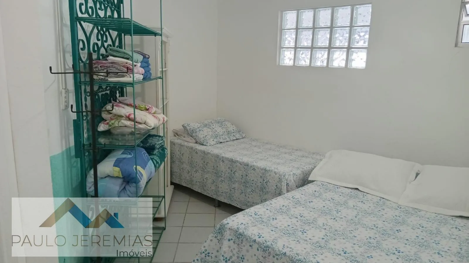 Furnished 2-bedroom apartment with a gas cooktop — photo 19