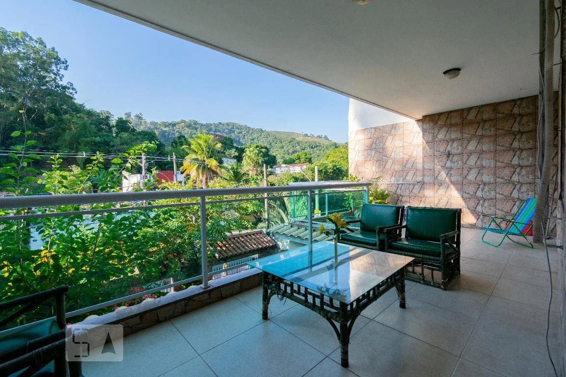 Furnished 4-bedroom house with private garden — photo 5