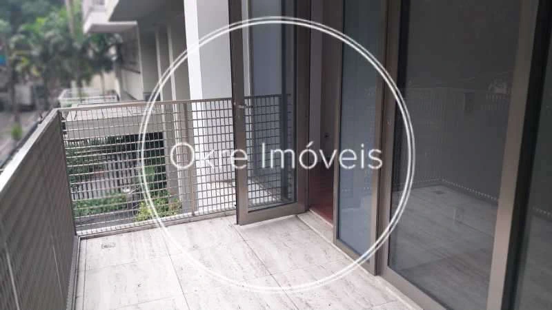 4-bedroom apartment with an open kitchen and stove — photo 15
