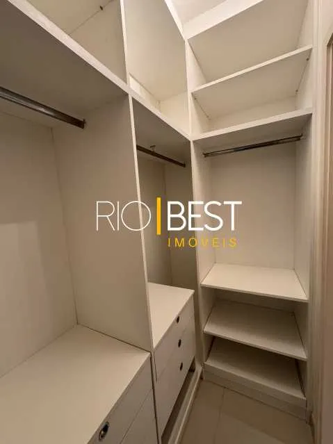 2-bedroom apartment with a glass-enclosed balcony — photo 17
