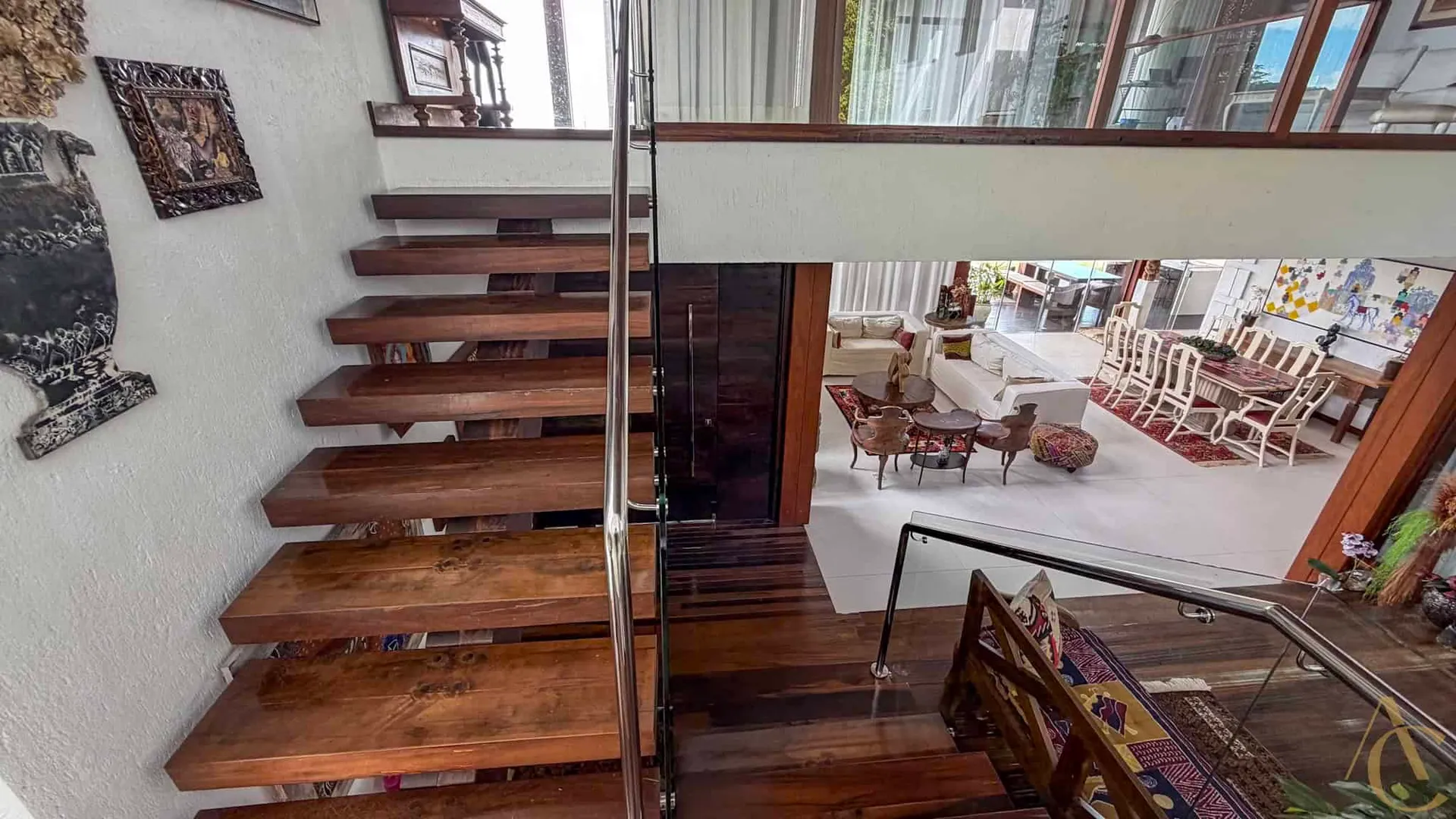 Furnished house, 689 m², with a grill on the balcony — photo 32