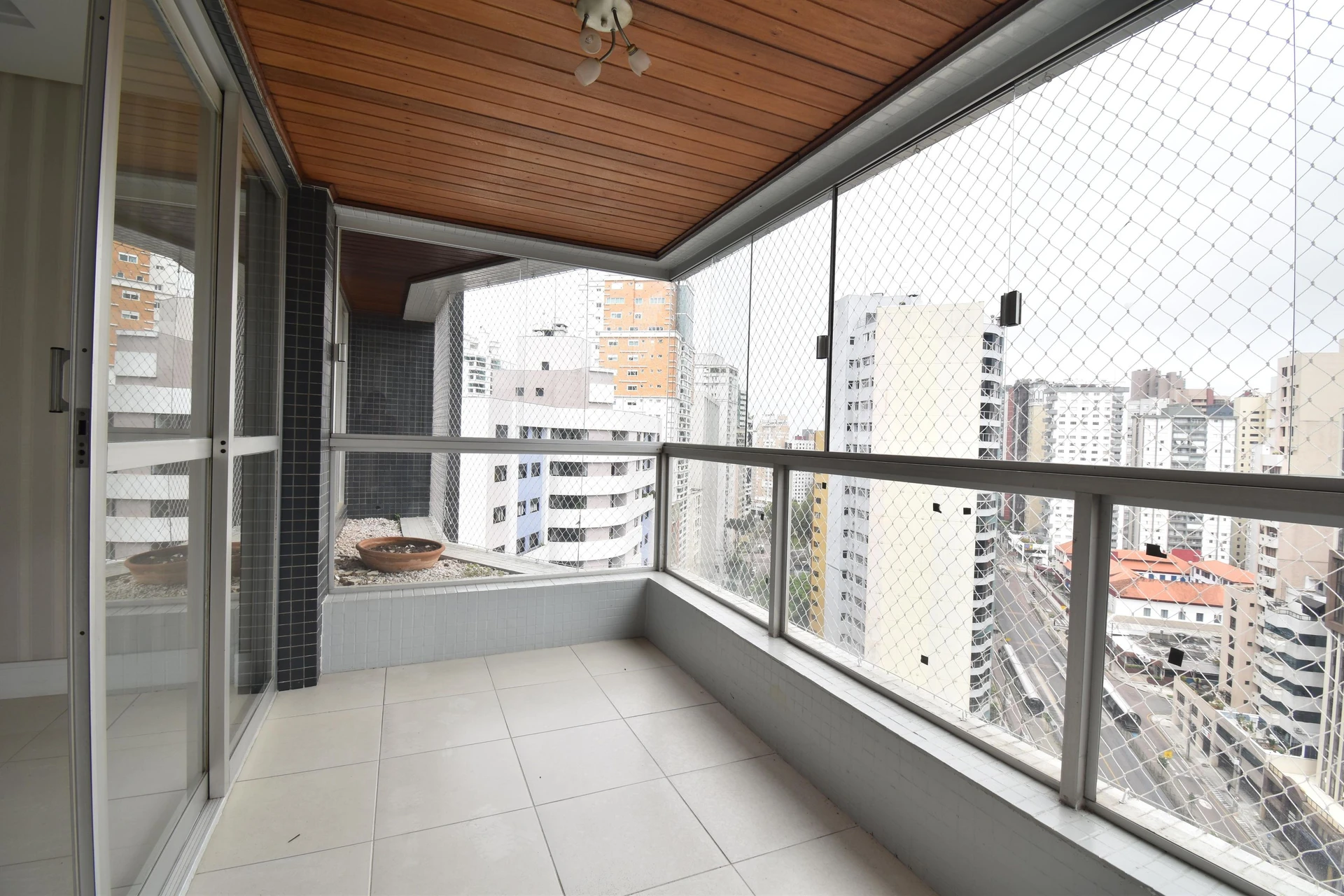 4-bedroom apartment with a jacuzzi — photo 14