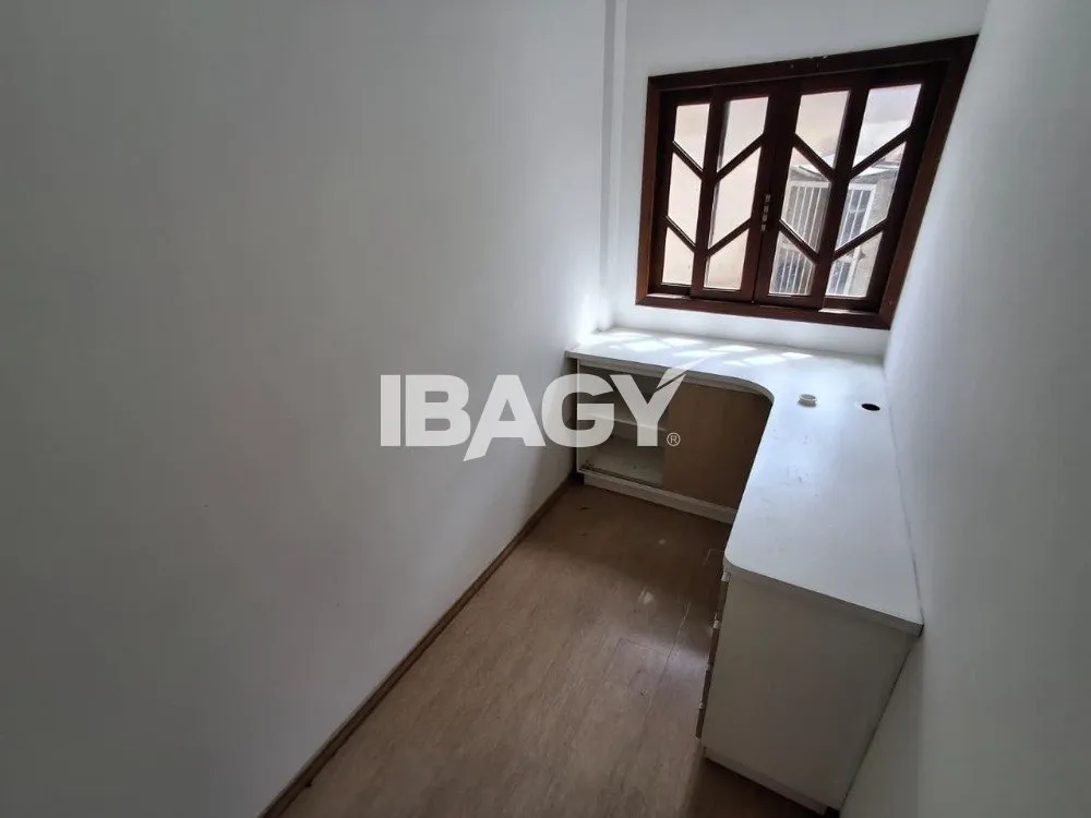 Casa de 4 dormitórios (1 suíte) com 182 m² e 2 vagas — photo 29