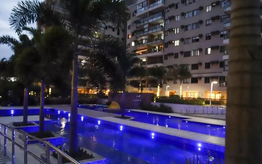 4-bedroom apartment with a glass-enclosed balcony — photo 60