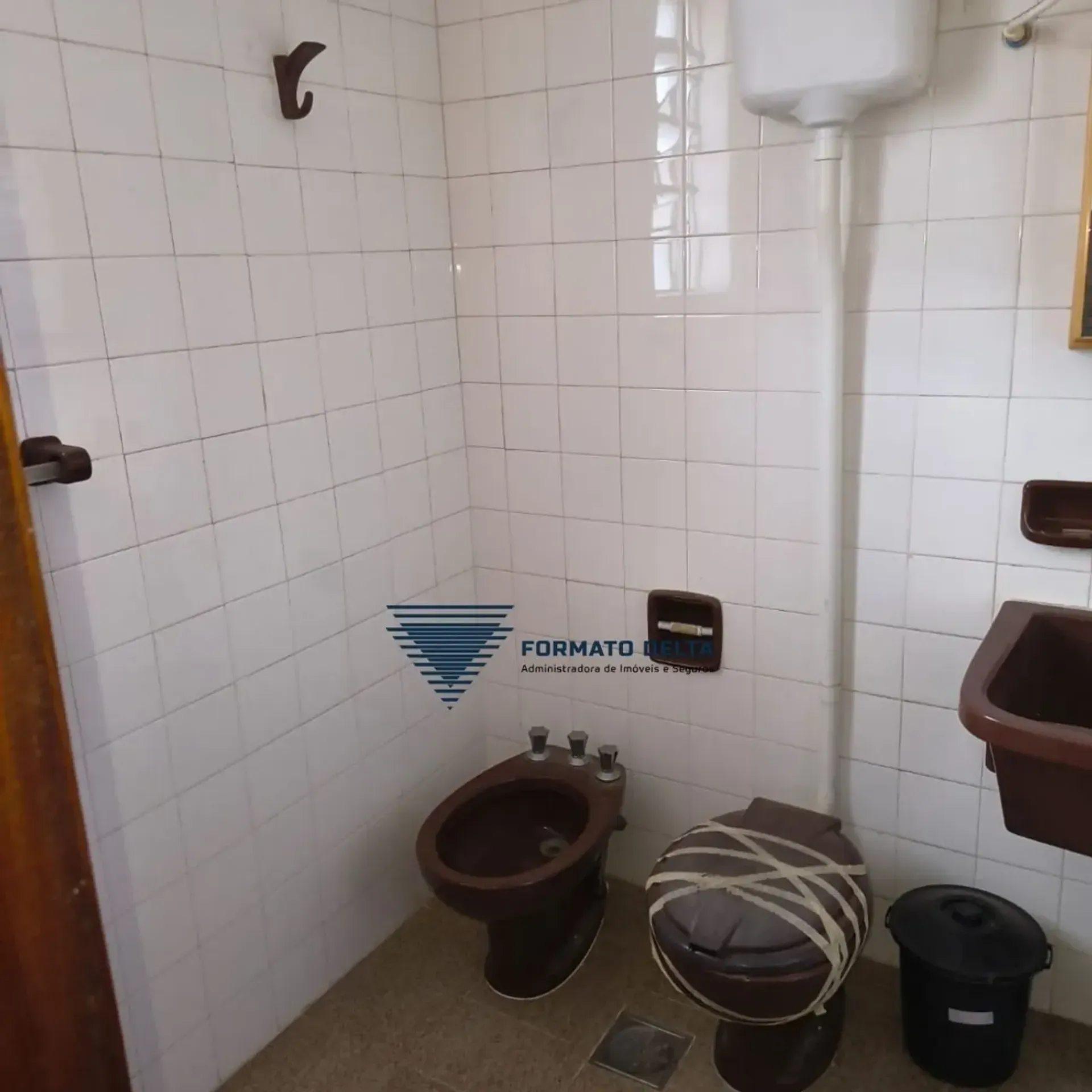 Casa com 8 quartos, 4 banheiros e 7 vagas no 2º andar — photo 38