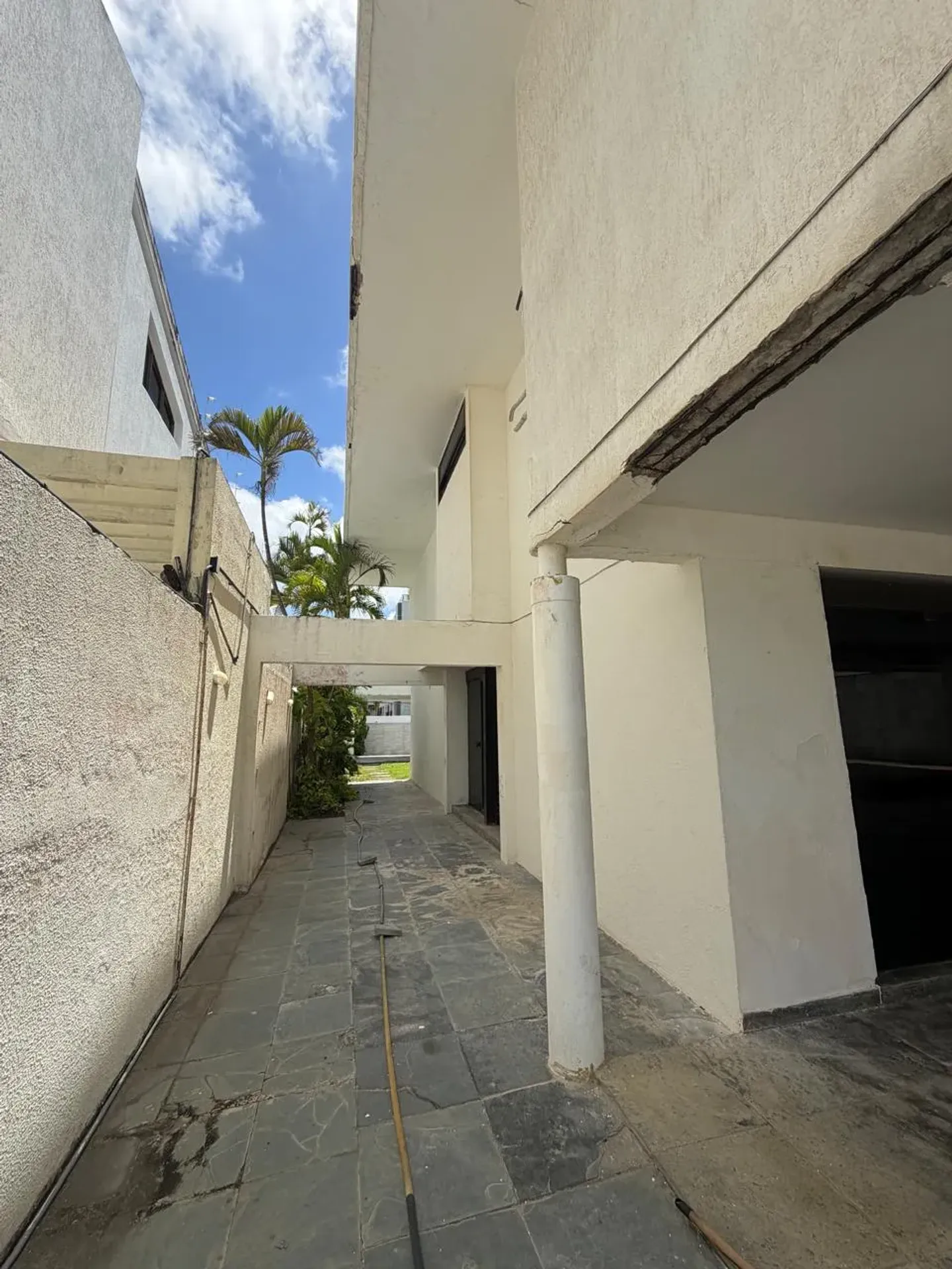 4-bedroom house with a water view in João Pessoa — photo 23