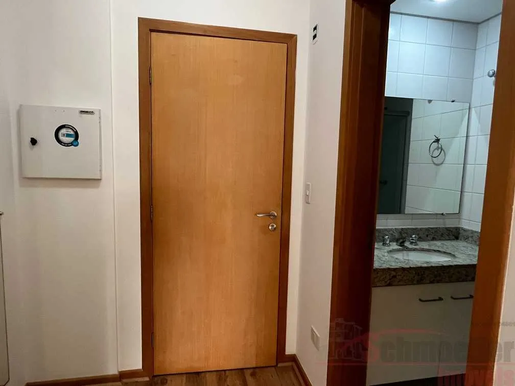 1 quarto e varanda envidraçada: apartamento de 28 m² — photo 8