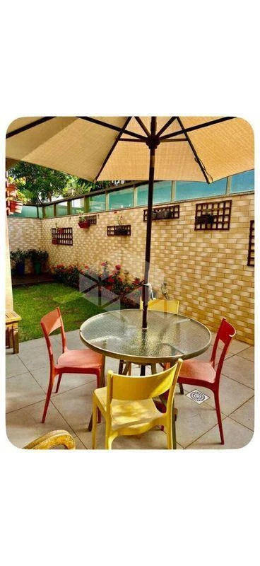3-bedroom apartment in a building with a pool — photo 14