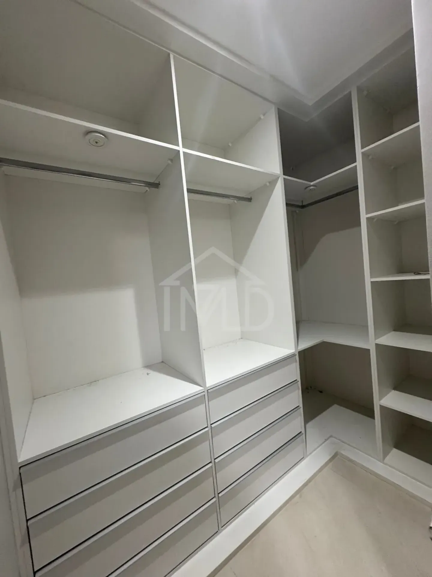 Casa mobiliada com 4 suítes e piscina, 420 m² — photo 31