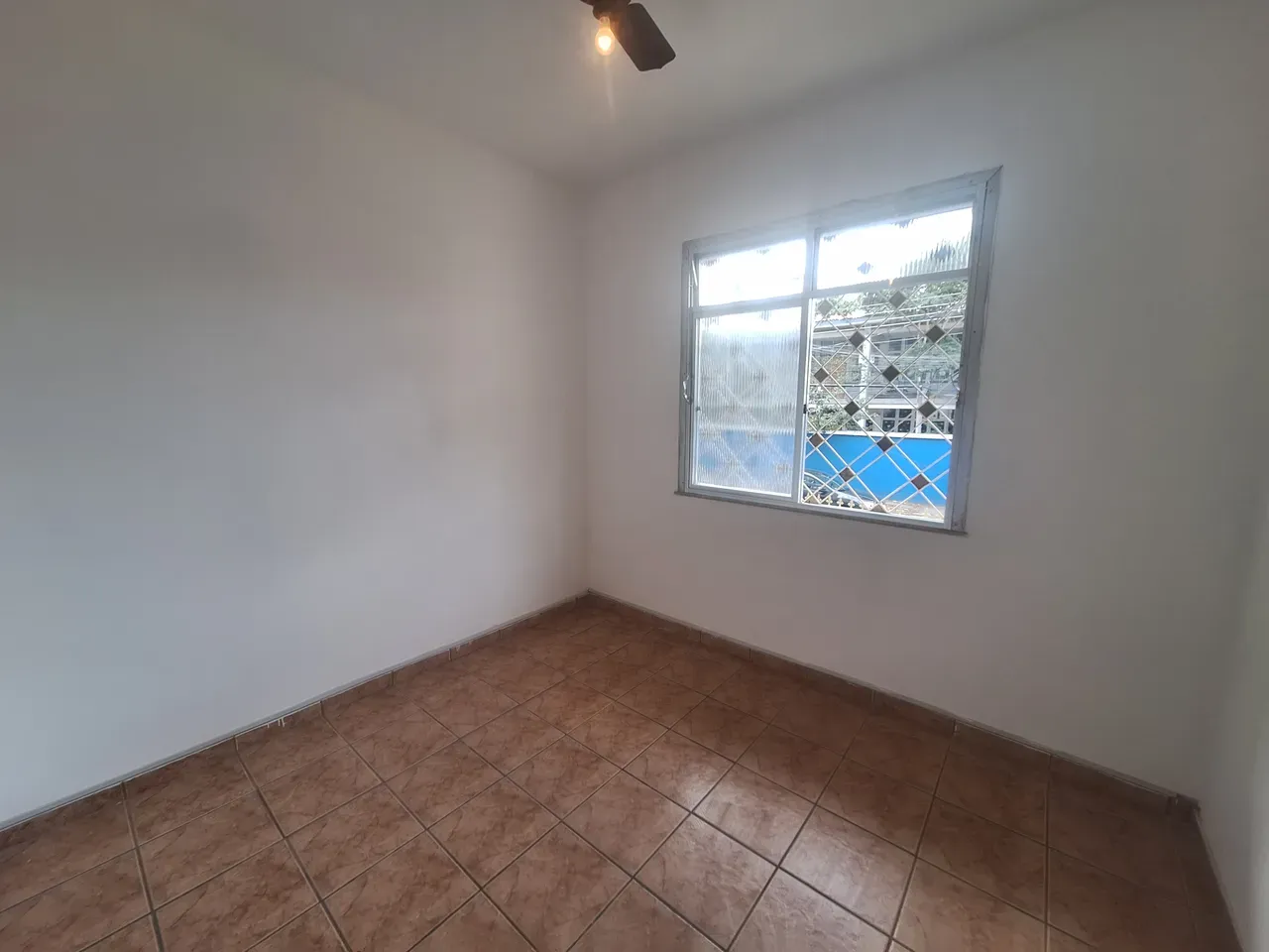 Unfurnished rental apartment with 2 bedrooms and 2 baths — photo 8