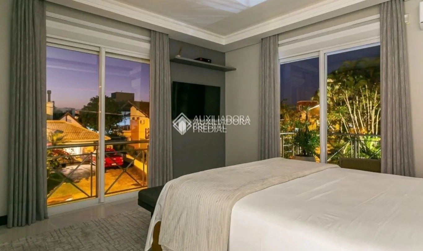Furnished house with 6 en-suite bedrooms and 7 baths — photo 43