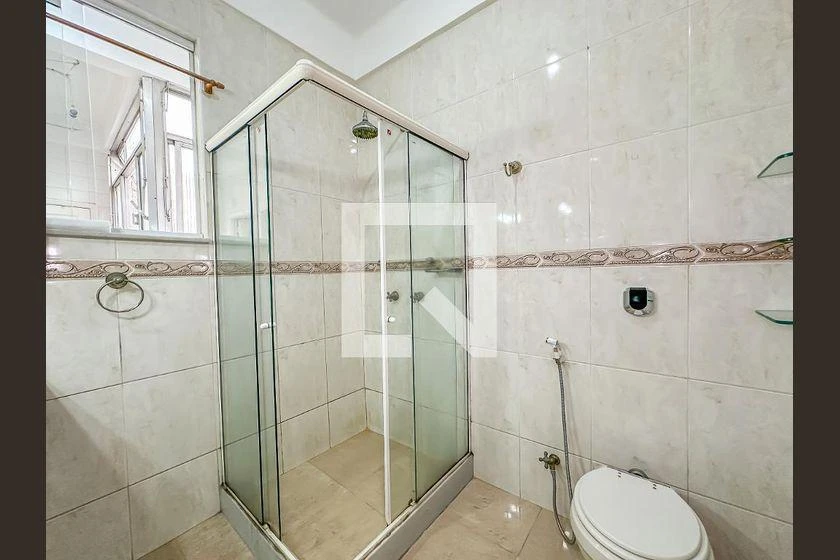 Apartamento de 3 quartos com piso de madeira ou laminado — photo 13