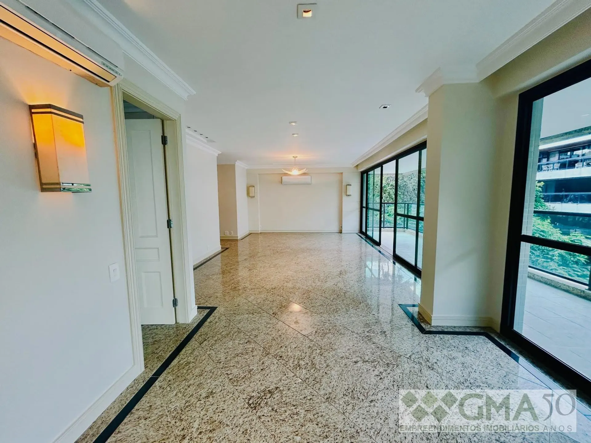 Apartment, 175 m², with a glass-enclosed balcony — photo 15