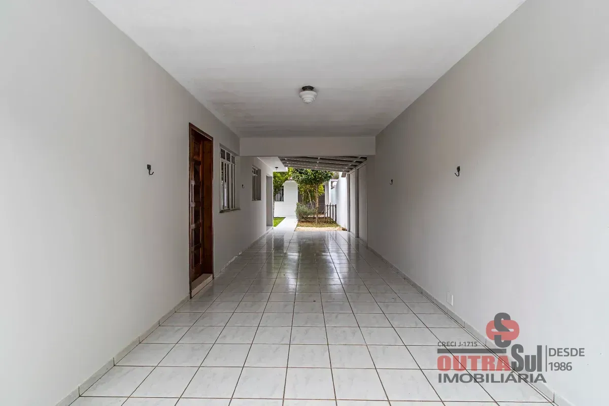 Casa, 215 m², com piso de madeira ou laminado — photo 39