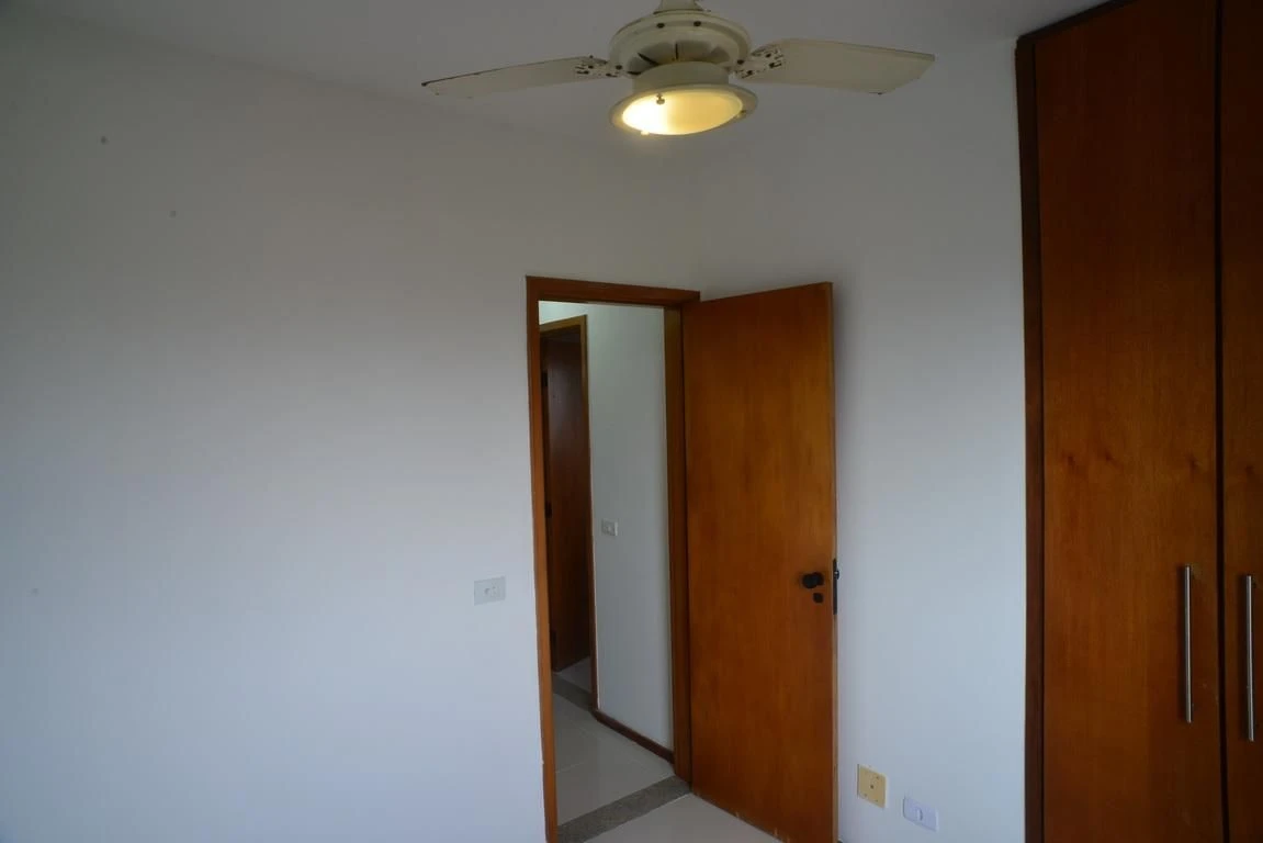 Furnished 2-bedroom apartment with a balcony — photo 26