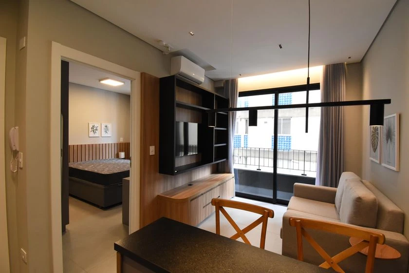 Estudio amueblado con cocina americana y balcón — photo 3