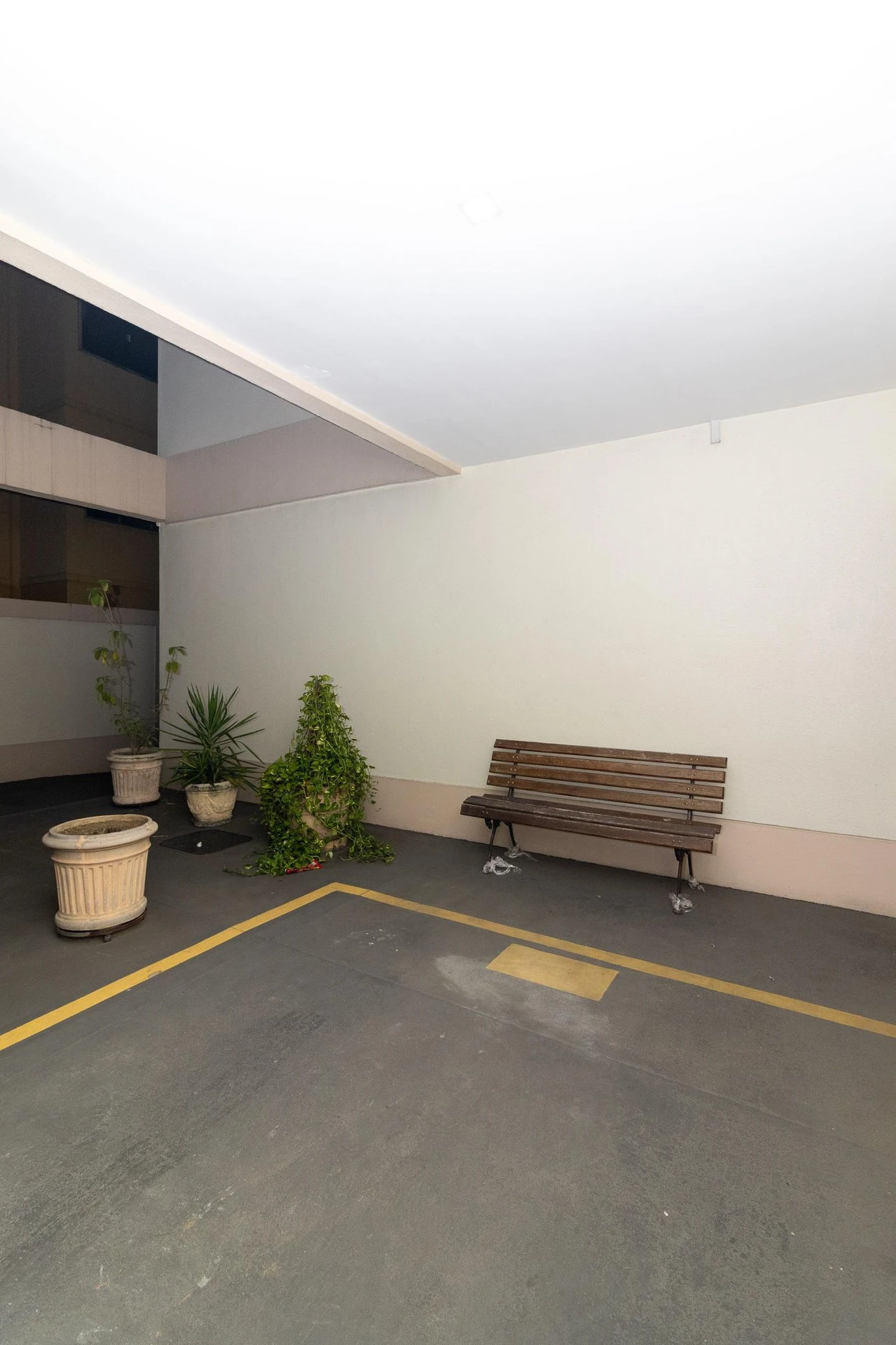 4-bedroom apartment with 2 en-suite bathrooms and garden — photo 53
