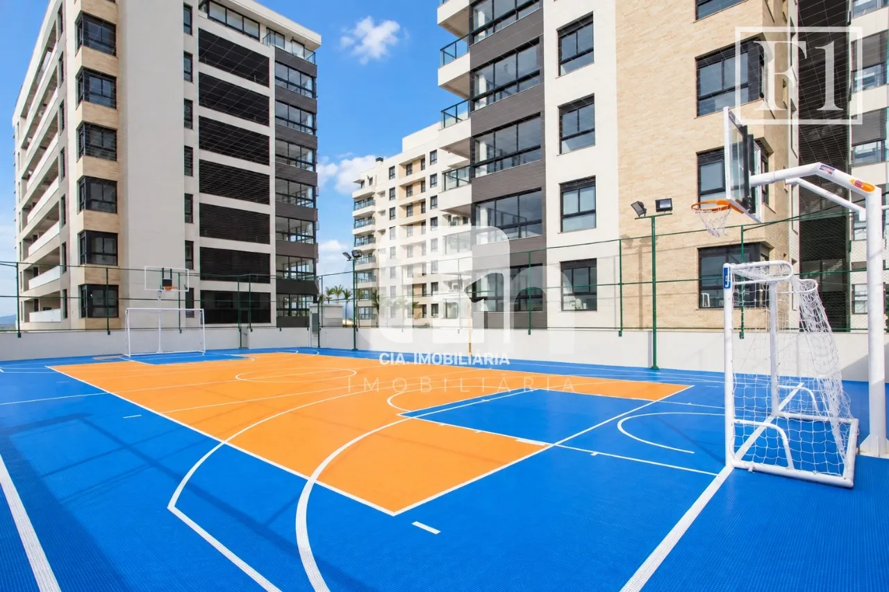3-bedroom apartment in a building with a gym — photo 15