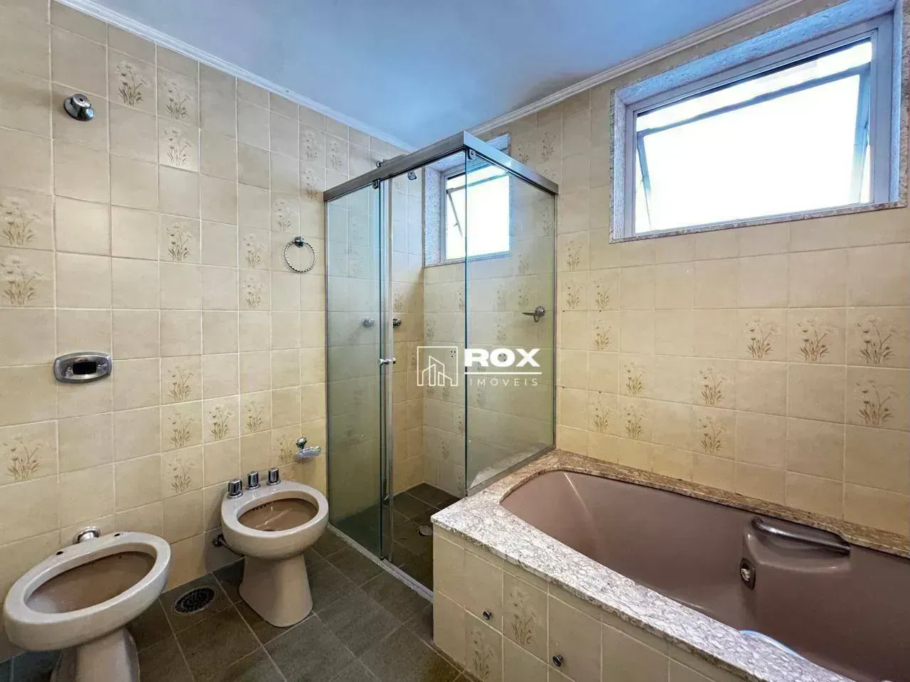 250 m² apartment with 3 bedrooms and a gas stove — photo 32