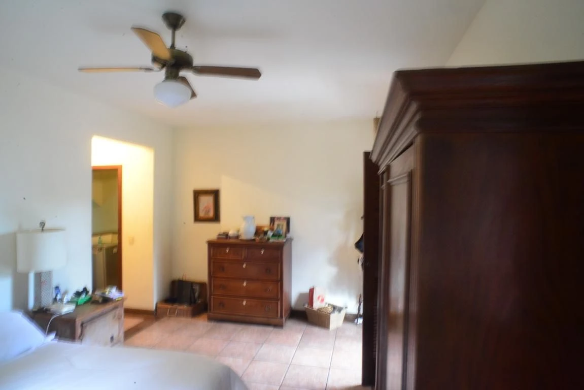 Casa mobiliada com 6 quartos e 5 suítes, com jardim — photo 48