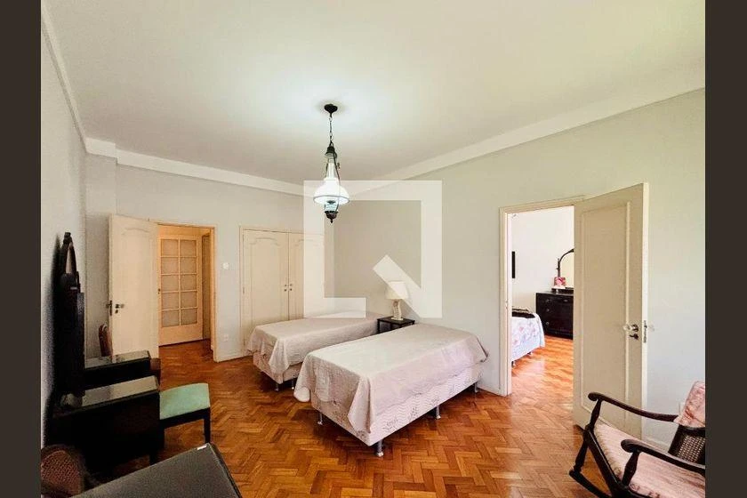 Furnished apartment, 348 m², with a glass-enclosed balcony — photo 11