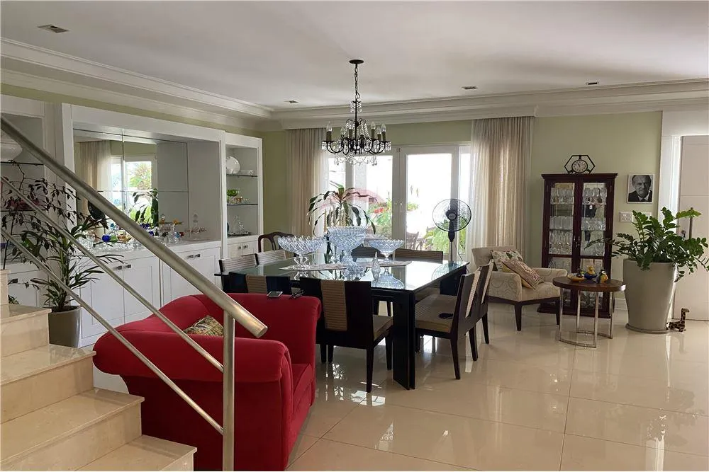 Furnished house with 4 bedrooms and 508 m² — photo 4