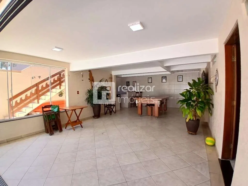 Casa sin amueblar con 3 dormitorios y balcón — photo 18