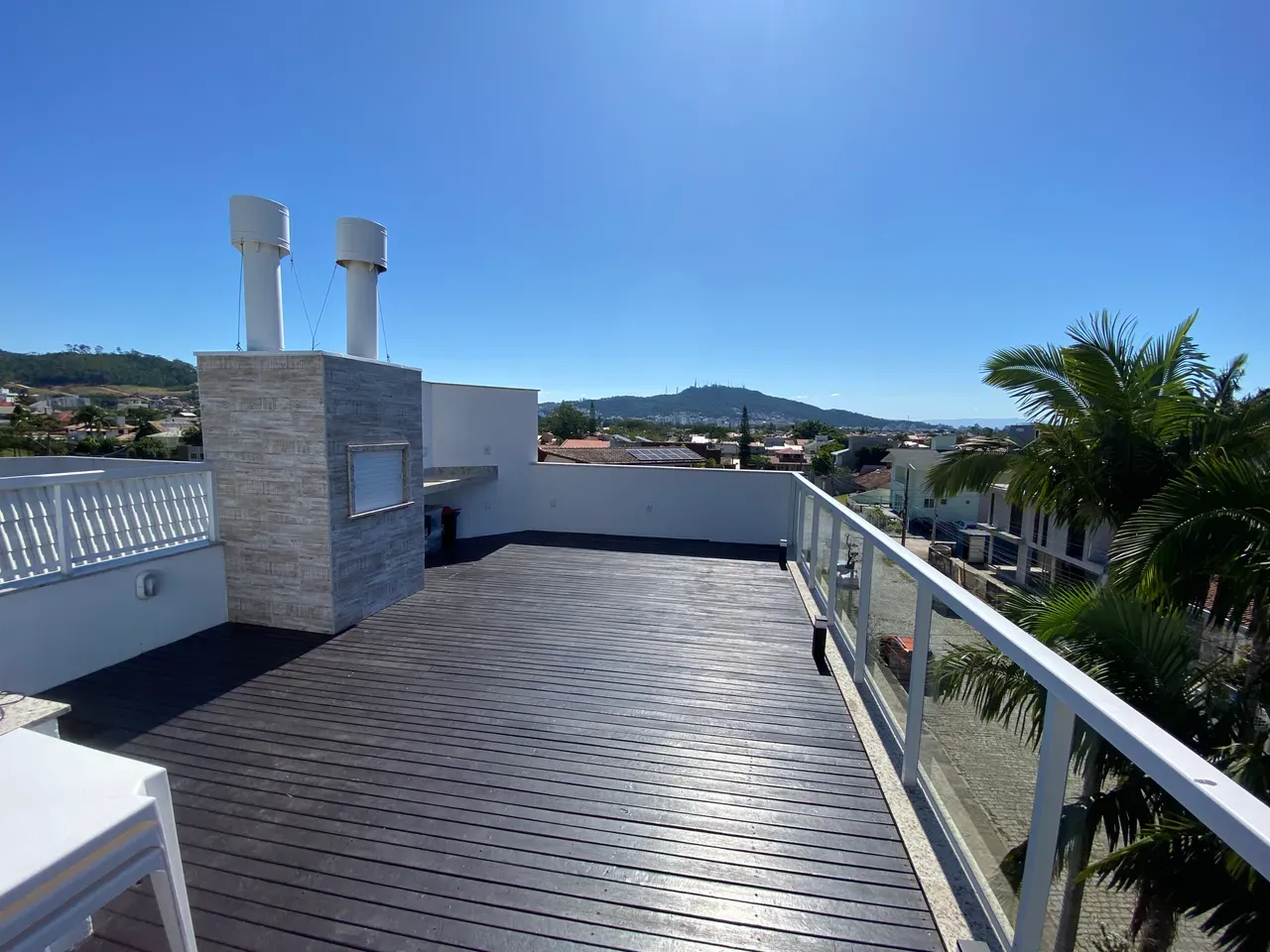 Floor-to-ceiling windows in a 3-bedroom house, 230 m² — photo 14