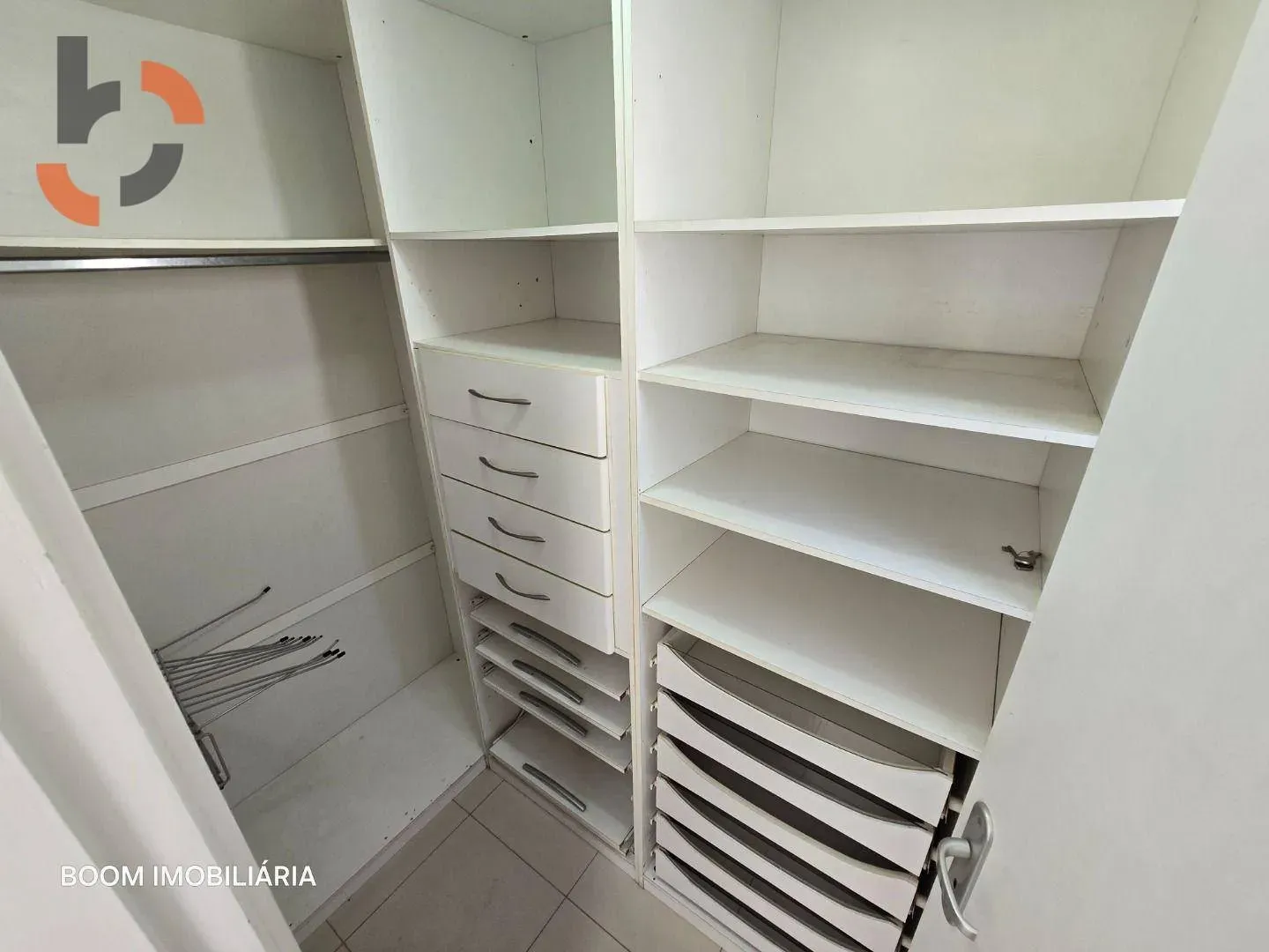 3-bedroom apartment with a closed gas kitchen — photo 33