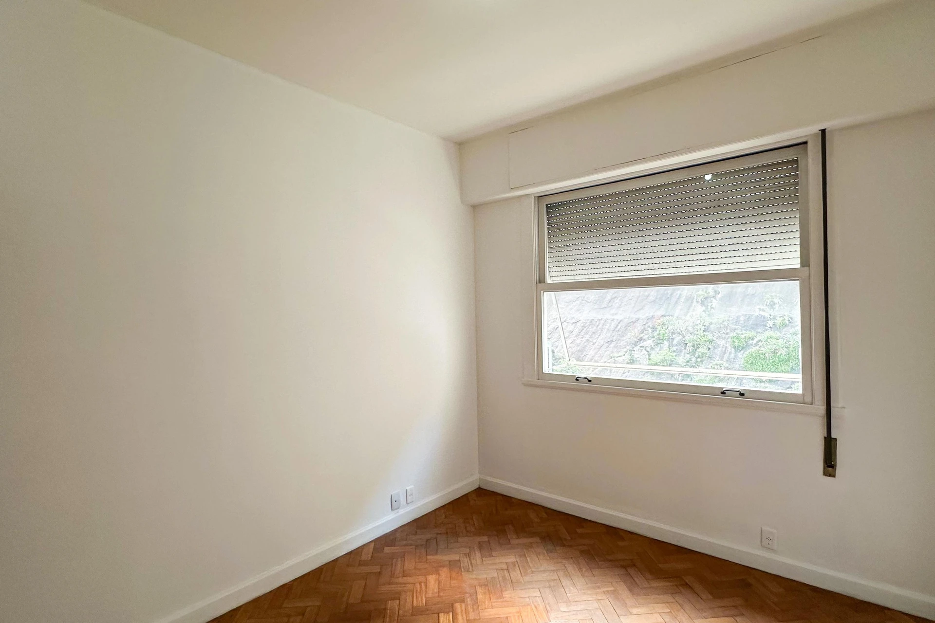Unfurnished apartment with 3 bedrooms and 4 bathrooms — photo 19
