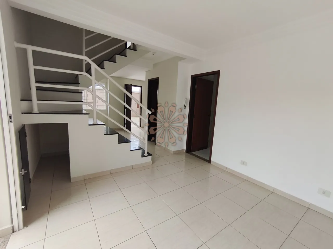 House with 3 bedrooms and 3 bathrooms across 250 m² — photo 11