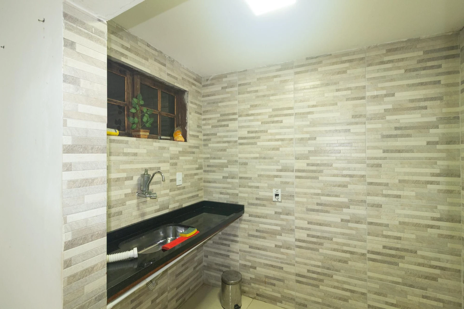 Rental house with 3 bedrooms and a private garden — photo 4
