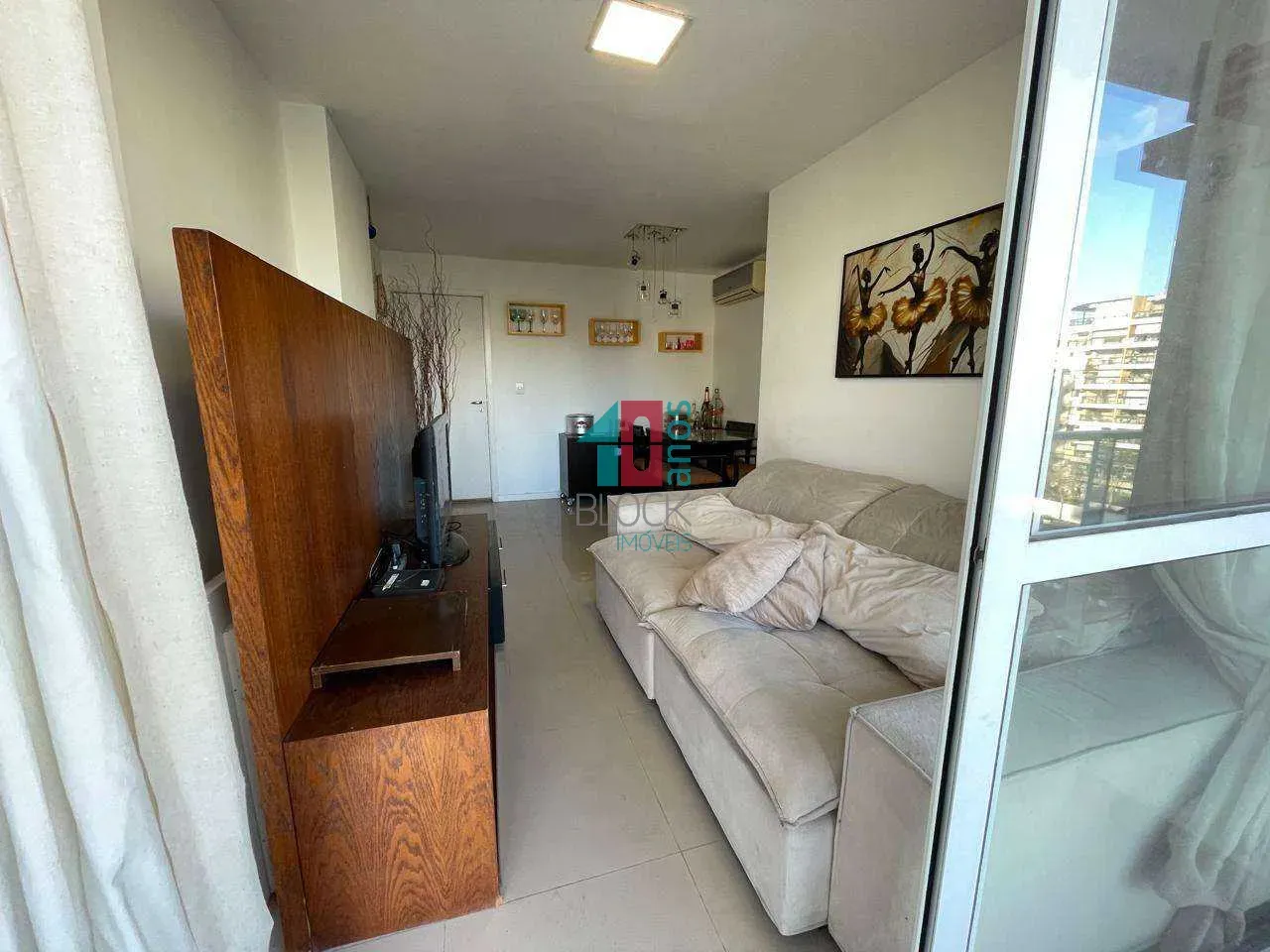 Furnished apartment, 91 m², with a glass-enclosed balcony — photo 11