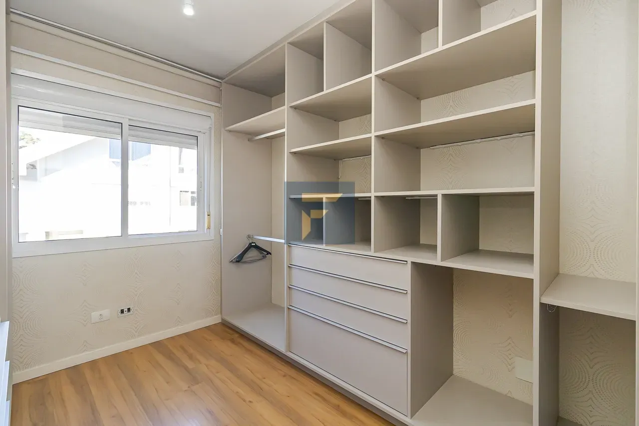 Furnished 140 m² house with 4 bedrooms and open-plan kitchen — photo 34