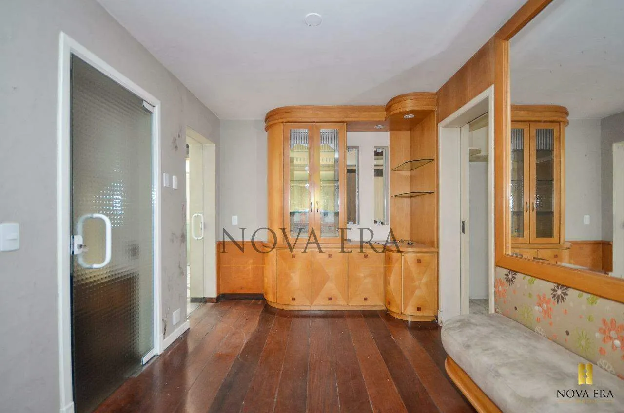 4-bedroom house with a grill on the balcony in Curitiba — photo 10