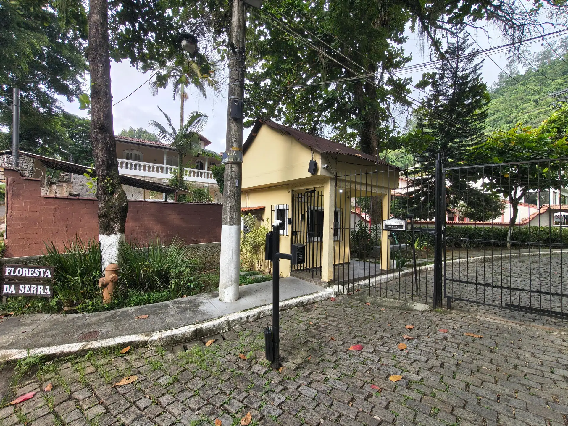 Casa mobiliada com 4 quartos e vista para as montanhas — photo 68
