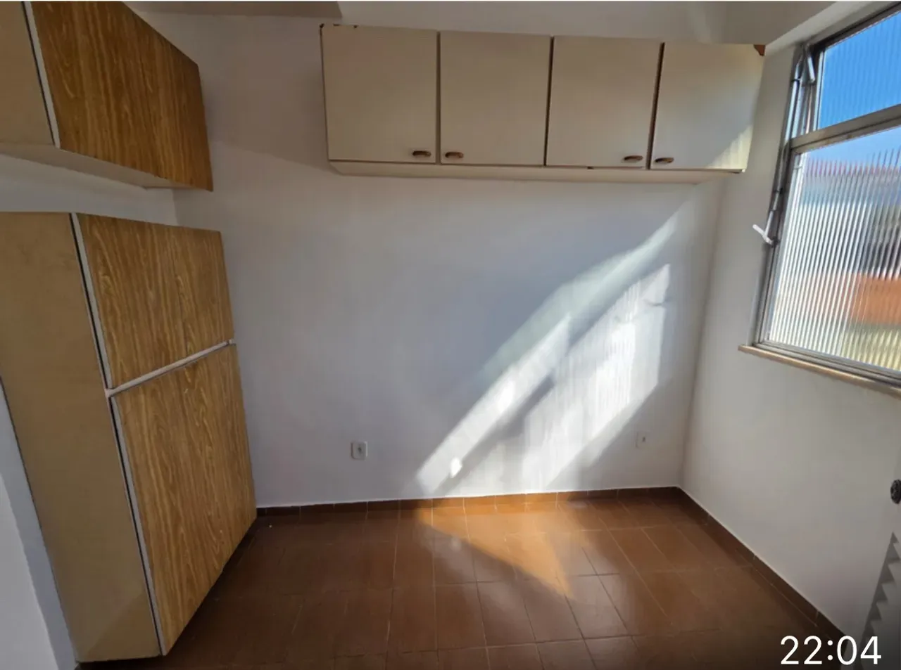 Wood or laminate floors in a 2-bedroom apartment, 75 m² — photo 6
