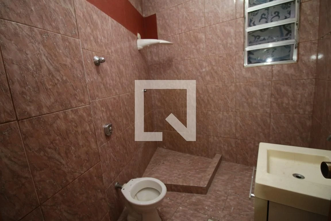 Unfurnished 1-bedroom apartment with separate kitchen — photo 11