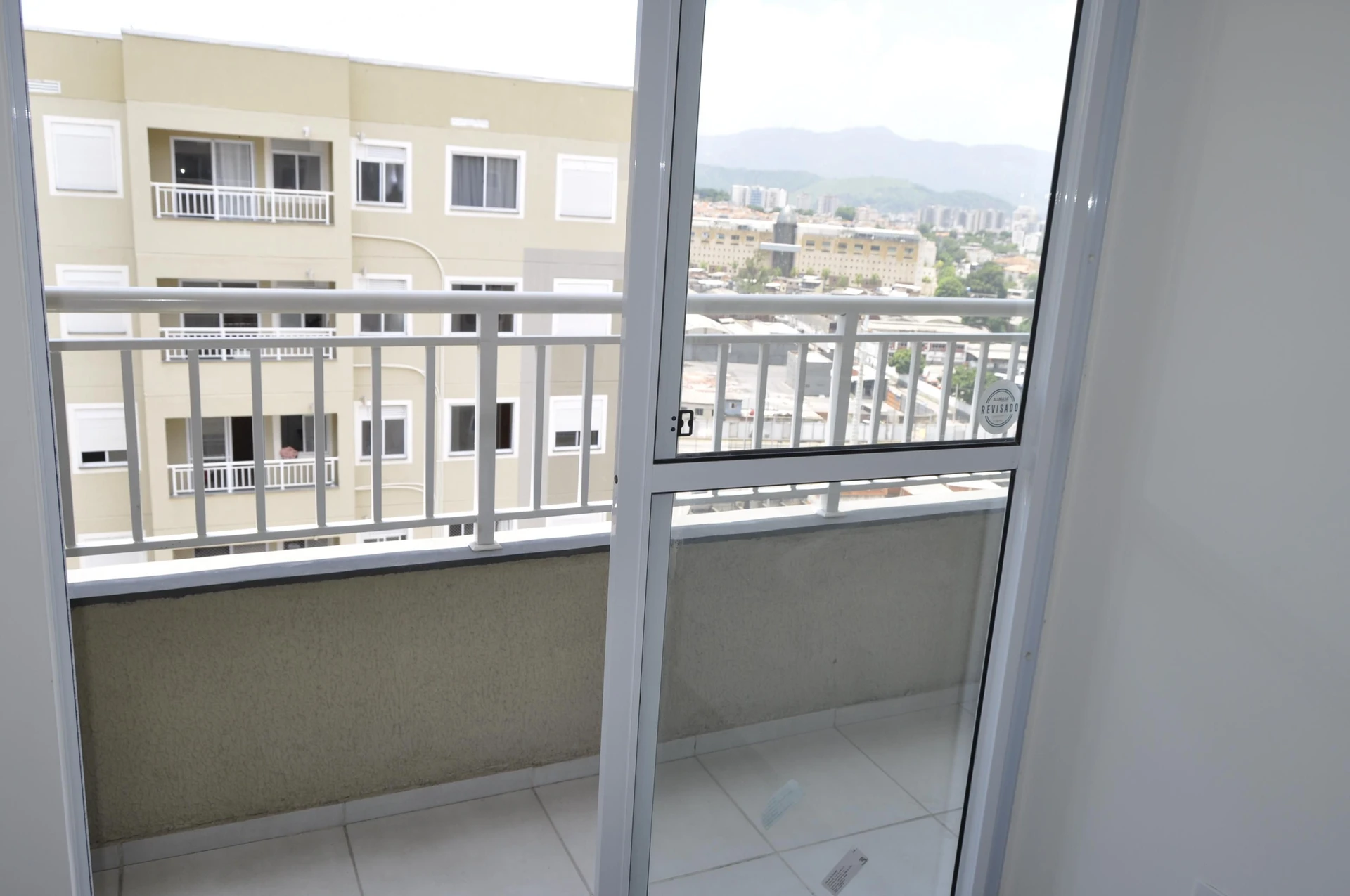 Mountain view in a 2-bedroom apartment, 42 m² — photo 33