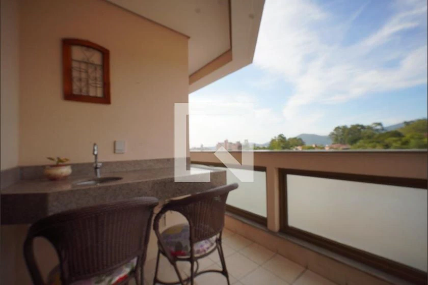 Оренда квартири з 2 спальнями та 80 м²