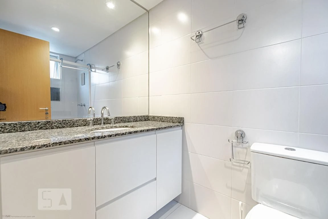 Washing machine in a one-bedroom apartment, 24 m² — photo 13